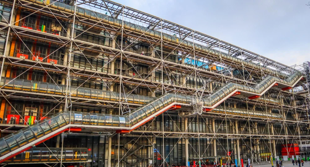 center of georges pompidou in spring