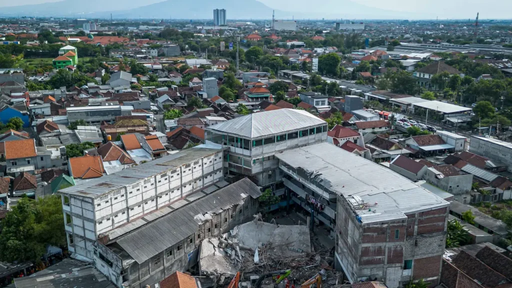 pesantren al khoziny ambruk